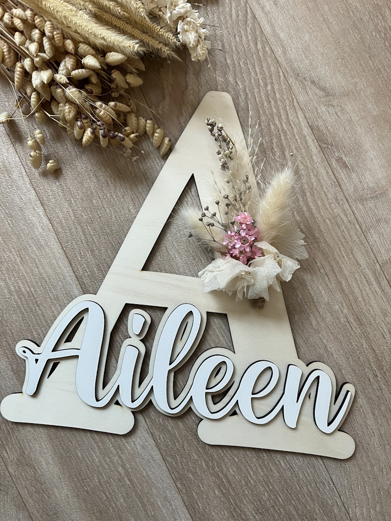 Holzbuchstaben mit Trockenblumen – Bild 6